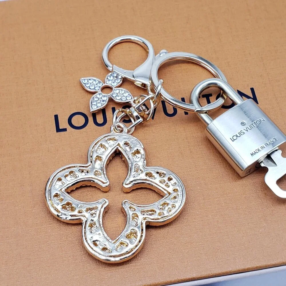 Louis Vuitton Authentic Gold Padlock 🔒 Key +Unbranded Clover Keychain Bag Charm - Picture 5 of 8